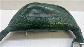 Jeffree Star Blood Money Crocodile Bookbag/Fanny pack duo! (RARE) Jeffree Star Blood Money Crossover Bag/Fanny Pack Green  main image 4